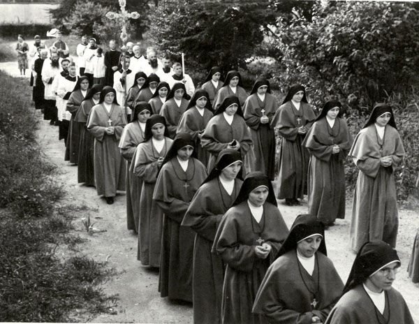 1948: The first departure of the Missionary Sisters of the Immaculate