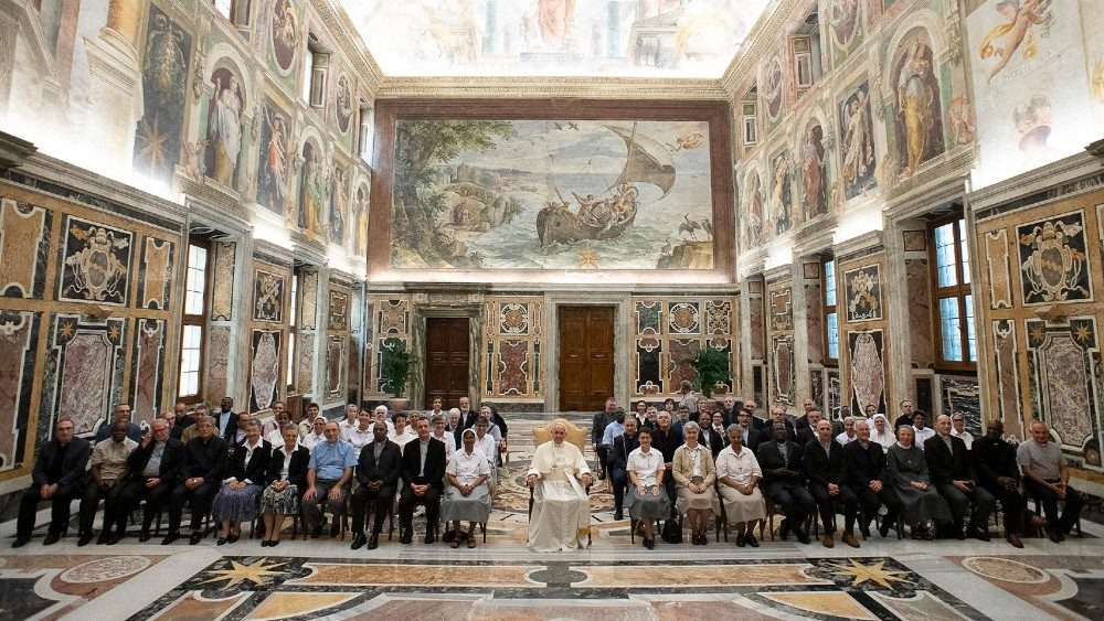 incontro del Papa con gli istituti missionari