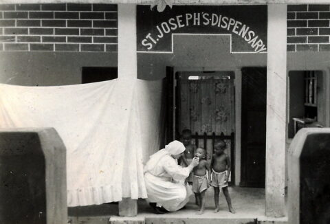 Sr. Colomba al St. Joveph's Dispensary